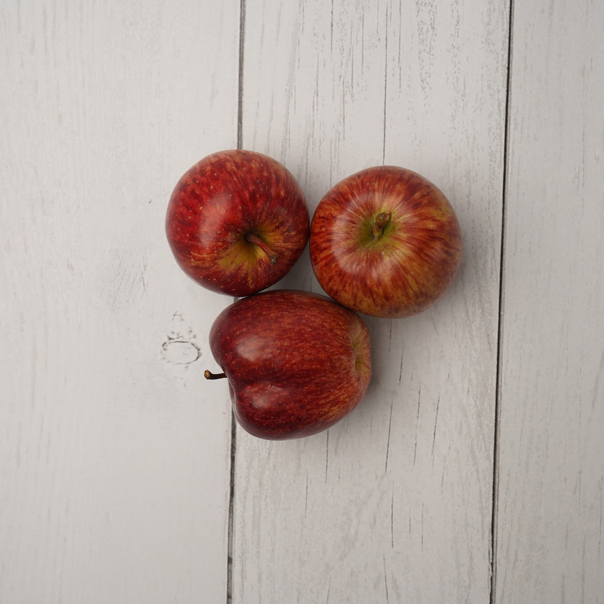 Apple Indian -  100 % Natural & Farm Fresh  Farm Fresh Fruits  